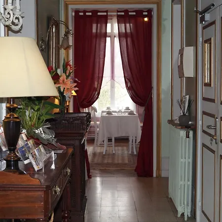 Au Chateau Blanc 2* Saint-Aubin-lès-Elbeuf